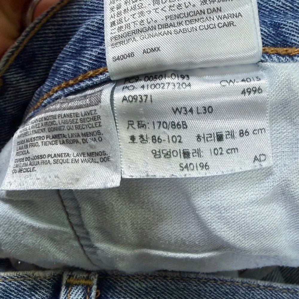 Levis 501 Original Fit Jeans Mens 34x30 Medium Wash Blue Button Fly Straight Leg